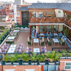 4* Hotel Timber House